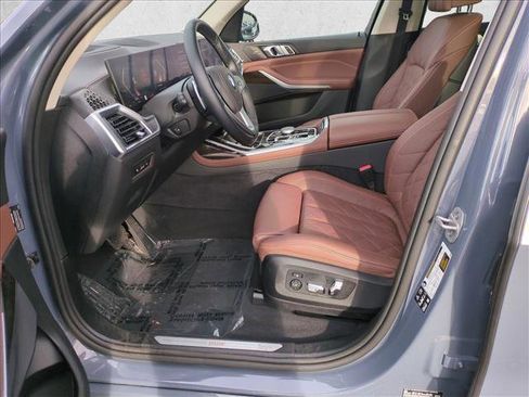 Certified 2024 BMW X7 xDrive40i w/ Parking Assistance Package image 17