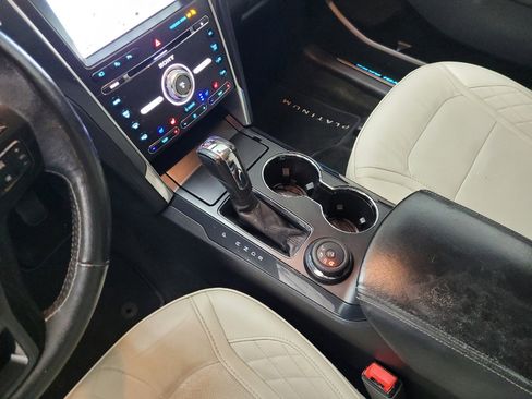 Used 2017 Ford Explorer Platinum image 26