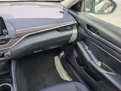 Used 2023 Nissan Altima 2.5 SV image 17