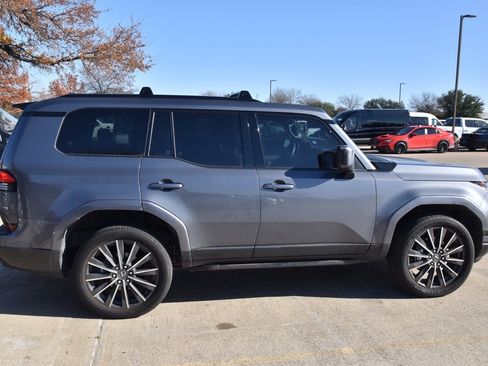 Used 2024 Lexus GX 550 image 6