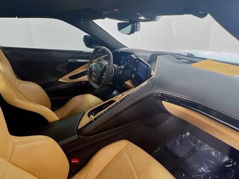 Used 2023 Chevrolet Corvette Stingray Premium Conv w/ Z51 Performance Package RWD image 21