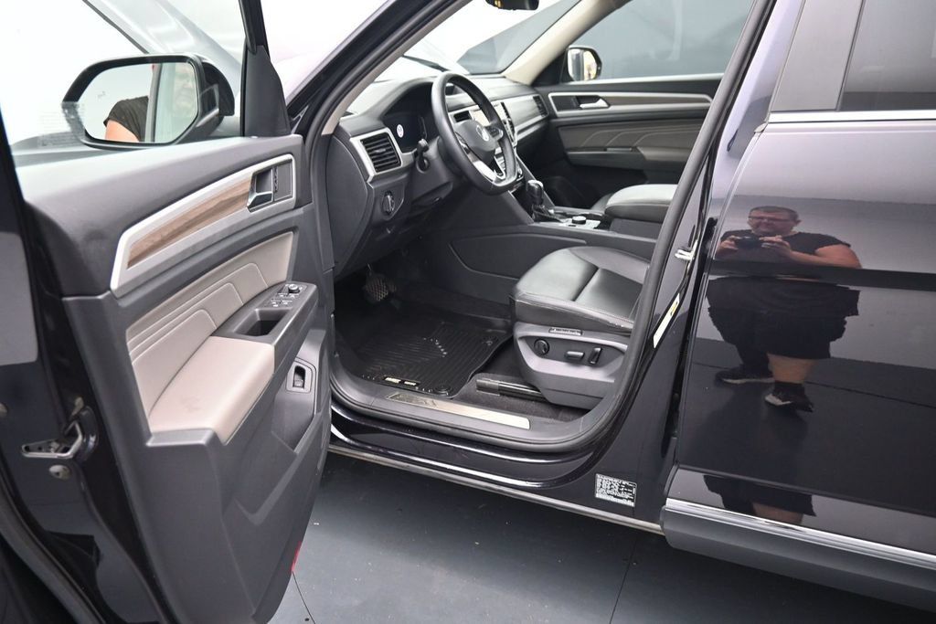 Used 2022 Volkswagen Atlas SEL AWD/4WD image 15