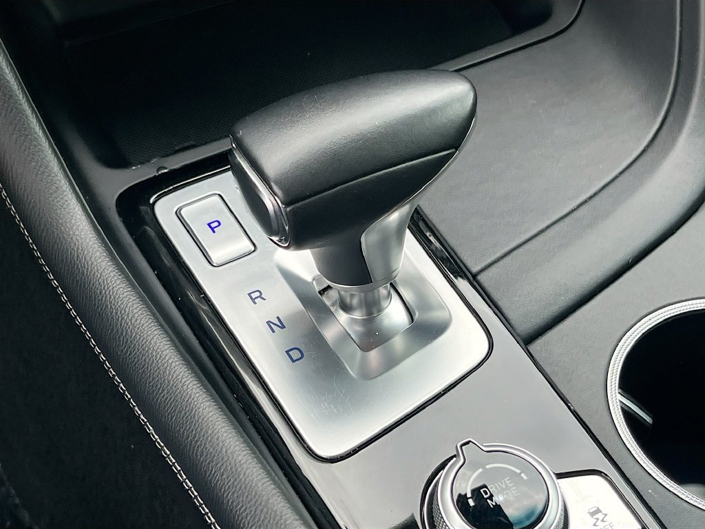 Used 2022 Genesis G70 2.0T RWD image 17