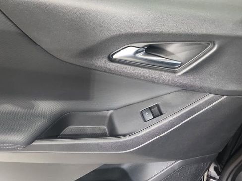 Used 2025 Chevrolet Equinox LT FWD image 28