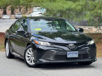 Used 2018 Toyota Camry LE image 1