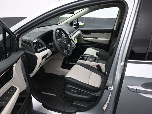 New 2026 Honda Odyssey Elite image 9