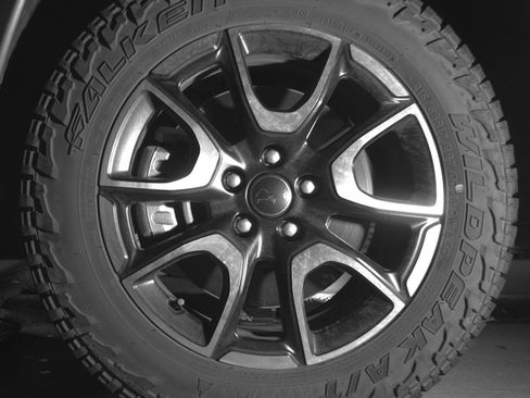 Used 2025 Jeep Compass Trailhawk image 12