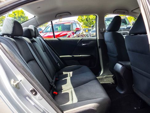 Used 2014 Honda Accord LX image 17