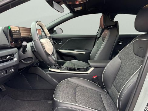 Used 2025 Kia K4 GT-Line image 14