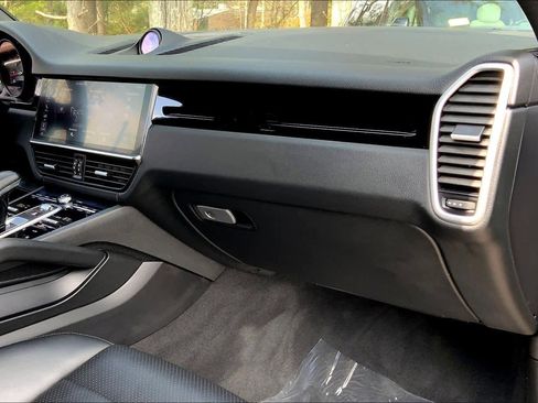 Used 2019 Porsche Cayenne AWD/4WD image 27