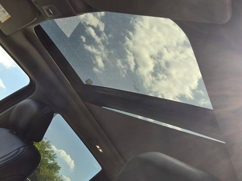 Used 2019 Ford F150 Lariat w/ Equipment Group 502A Luxury image 19