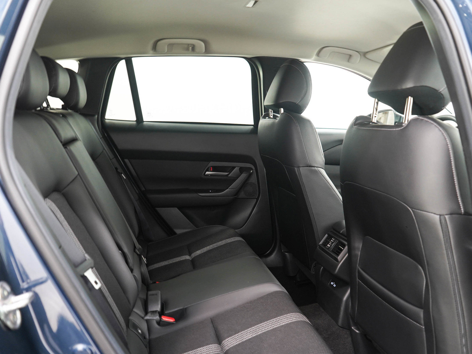 Used 2025 MAZDA CX-50 AWD 2.5 S w/ Preferred Package image 14