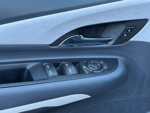 Used 2017 Chevrolet Bolt Premier w/ Driver Confidence II Package image 12