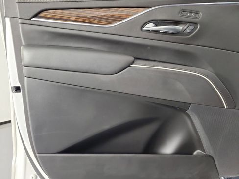 Used 2021 Cadillac Escalade Luxury RWD image 19