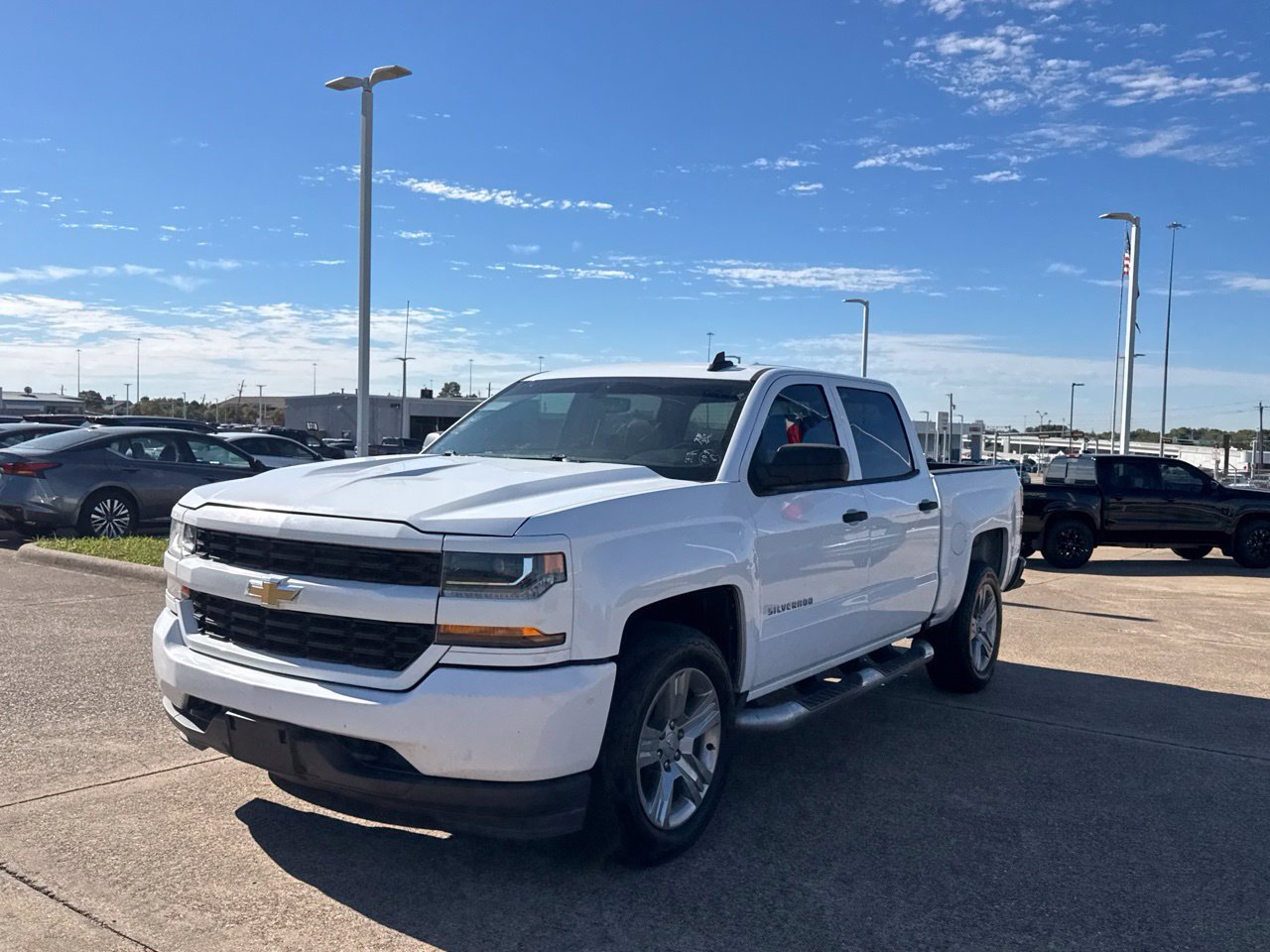 Used 2018 Chevrolet Silverado 1500 Custom w/ Custom Convenience Package RWD image 10