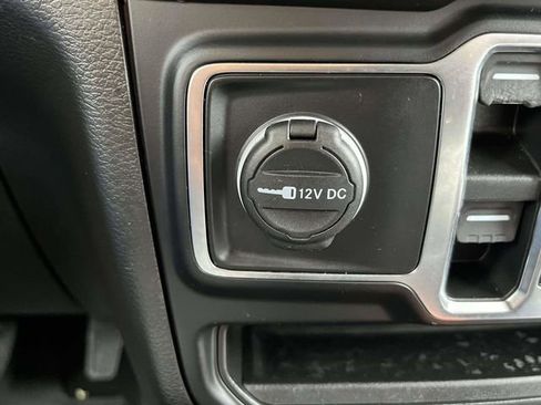 Used 2021 Jeep Wrangler Unlimited Sahara image 21