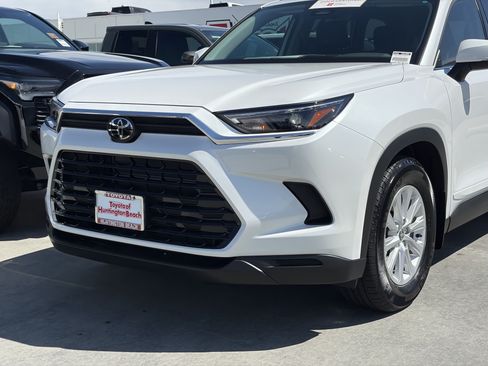 Certified 2026 Toyota Grand Highlander AWD Hybrid image 7