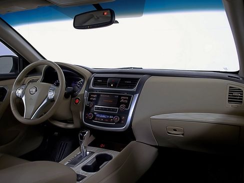 Used 2017 Nissan Altima 2.5 SL w/ Moonroof Package image 14