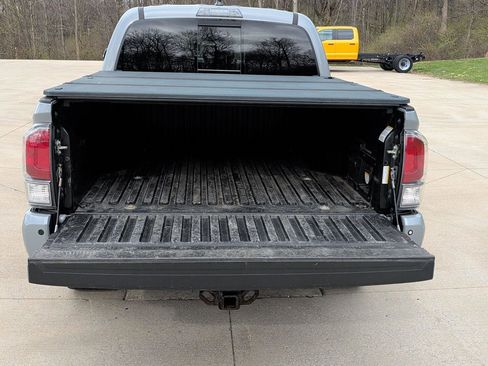 Used 2020 Toyota Tacoma TRD Sport w/ Technology Package image 25