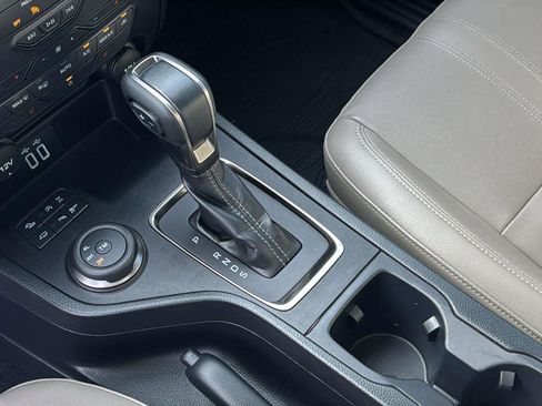 Used 2022 Ford Ranger Lariat w/ Equipment Group 501A High image 19