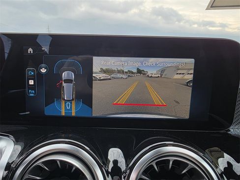 New 2026 Mercedes-Benz GLB 250 image 18