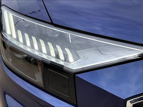 Used 2021 Audi Q8 Prestige w/ Prestige Package image 30