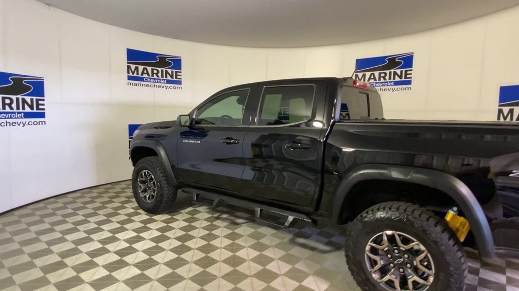 Used 2026 Chevrolet Colorado ZR2 w/ Technology Package AWD/4WD image 8