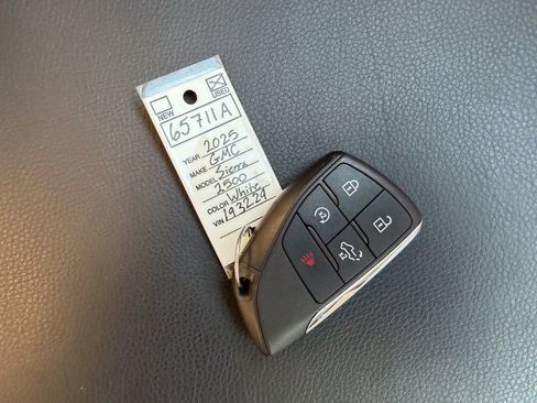 Used 2025 GMC Sierra 2500 AT4 w/ AT4 Premium Plus Package AWD/4WD image 44
