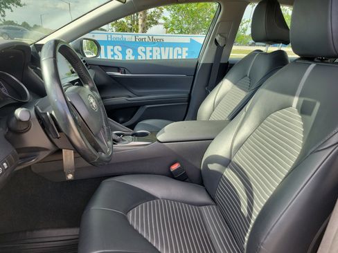 Used 2024 Toyota Camry SE FWD image 18