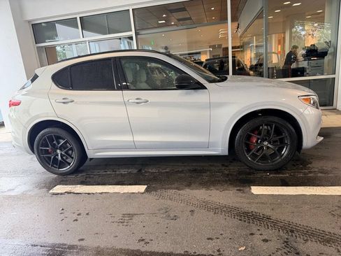 Used 2021 Alfa Romeo Stelvio Ti w/ Nero Edizione AWD/4WD image 3