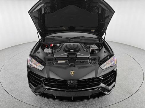 Used 2022 Lamborghini Urus image 36