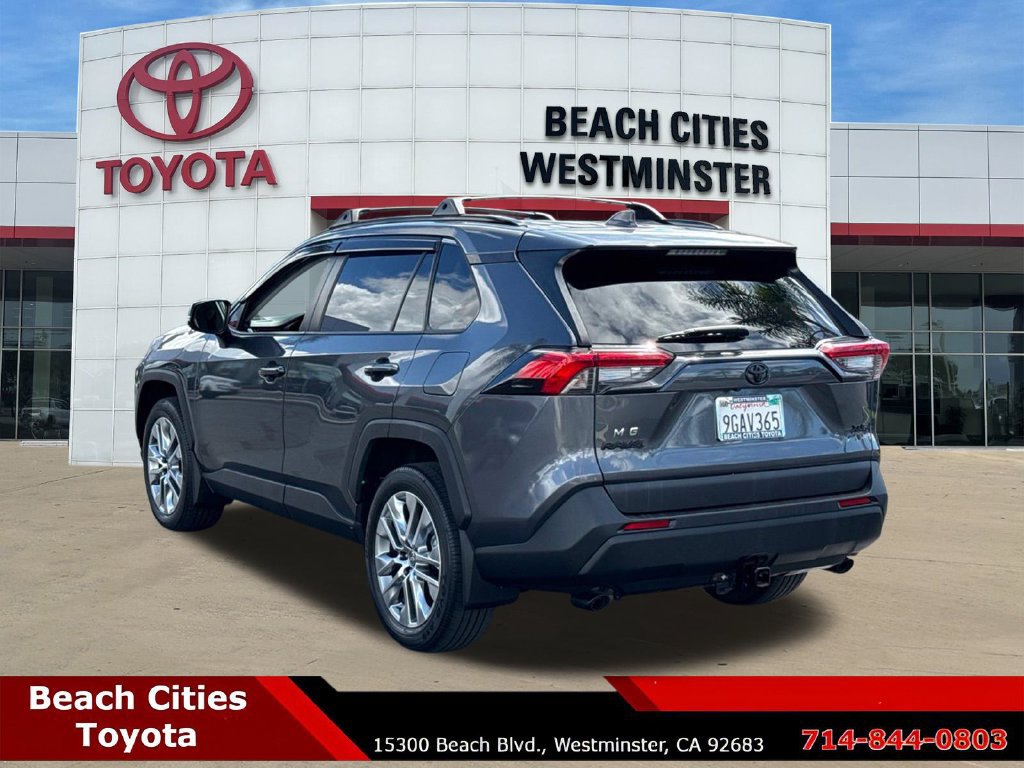 Used 2023 Toyota RAV4 XLE Premium FWD image 8