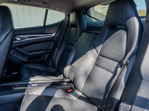 Used 2014 Porsche Panamera 4 image 28