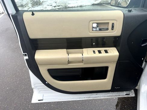 Used 2019 Ford Flex SEL image 24