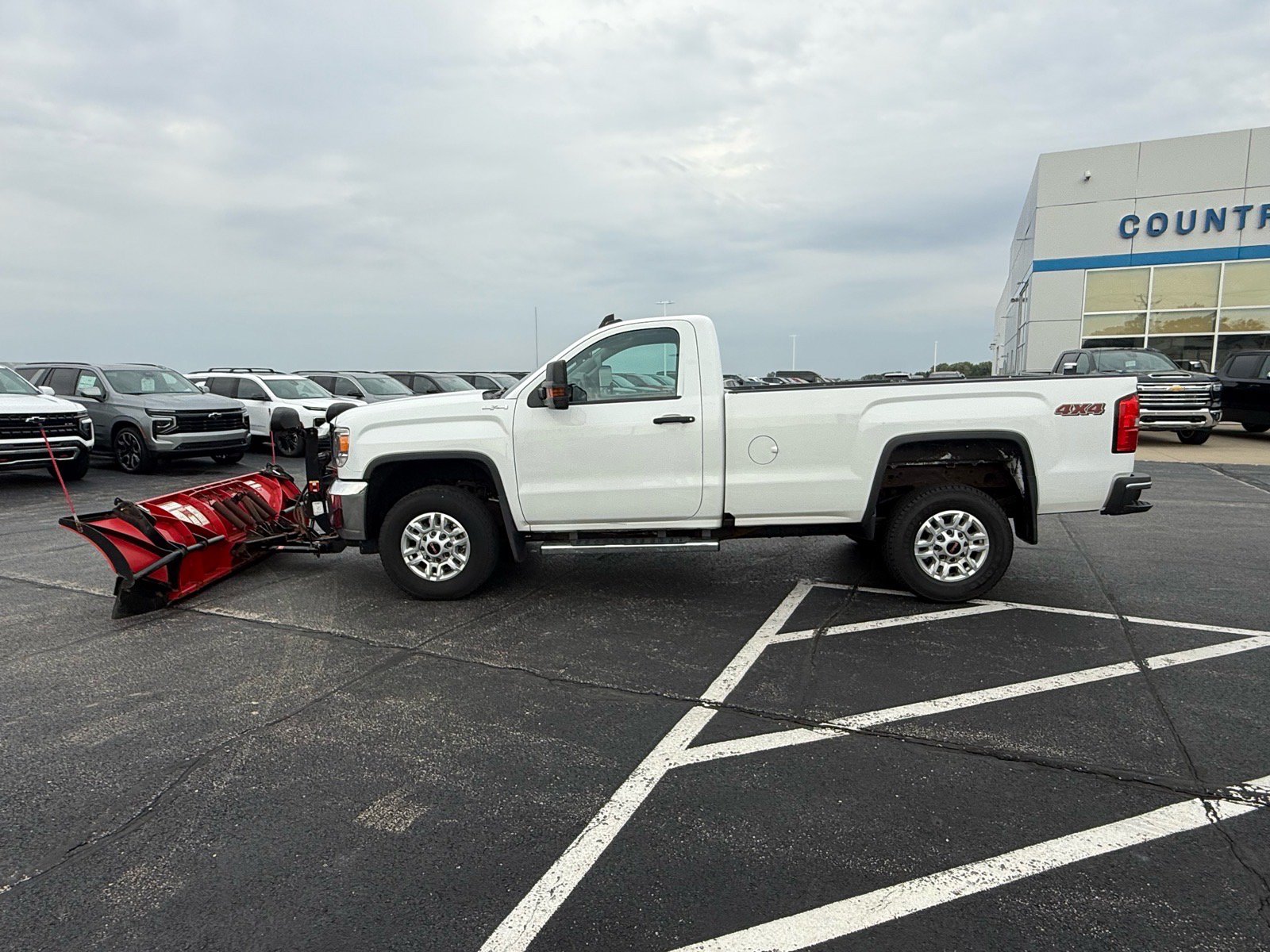 Used 2016 GMC Sierra 2500 4x4 Regular Cab w/ Sierra Convenience Package image 2
