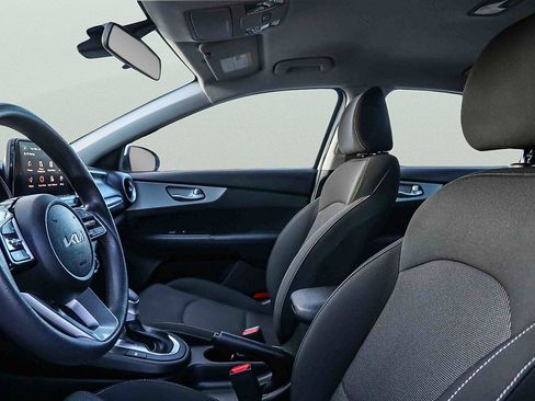 Certified 2024 Kia Forte LXS w/ LXS Technology Package FWD image 9