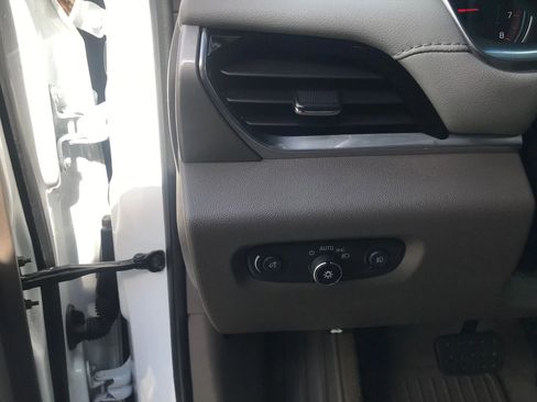 Used 2020 Chevrolet Traverse LT w/ LT Premium Package image 16