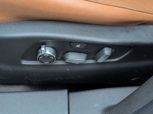 Used 2020 Cadillac XT4 Premium Luxury image 17