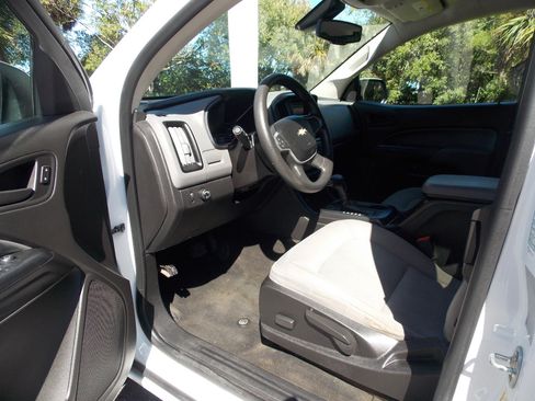 Used 2015 Chevrolet Colorado W/T w/ WT Convenience Package image 2