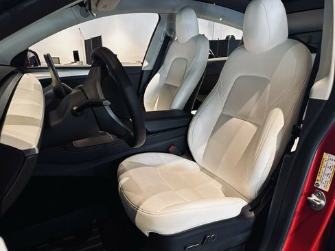 Used 2023 Tesla Model Y AWD image 11