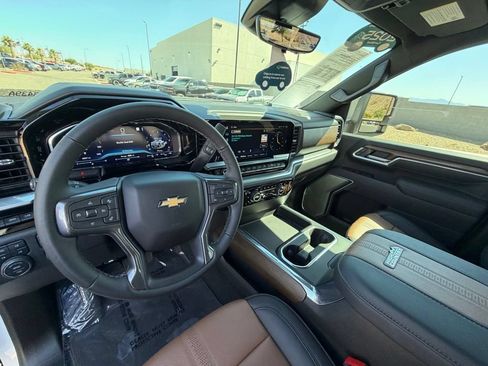 Used 2025 Chevrolet Silverado 2500 High Country w/ High Country Premium Package AWD/4WD image 14