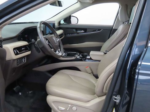 Used 2022 Lincoln Nautilus FWD w/ Premium Package image 15