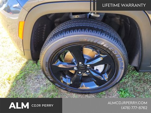 New 2025 Jeep Grand Cherokee L Altitude AWD/4WD image 3