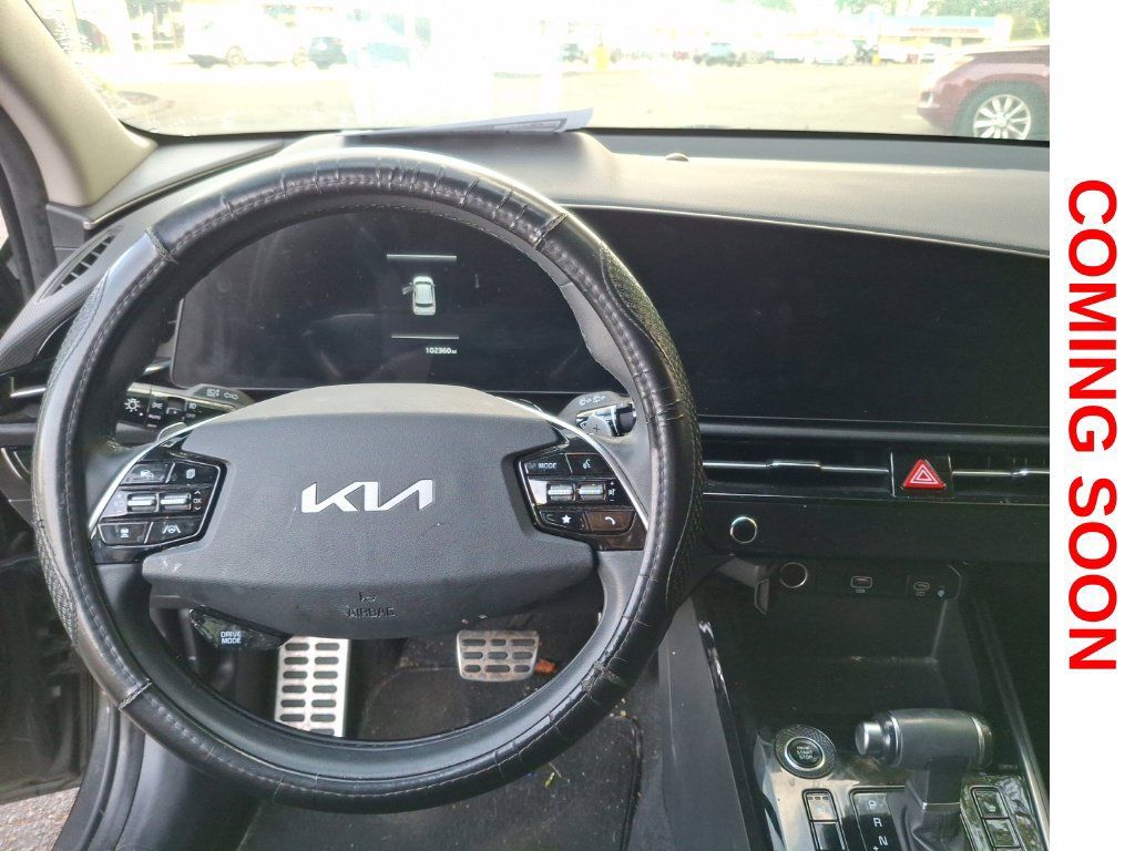 Used 2023 Kia Niro EX Touring FWD image 14