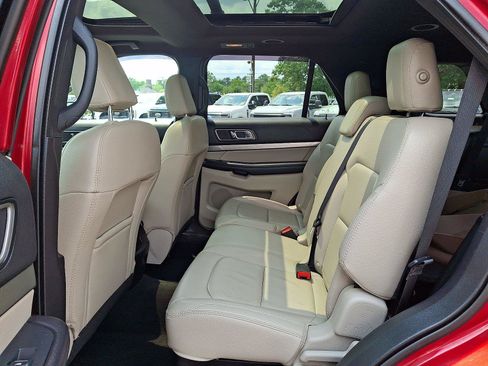 Certified 2018 Ford Explorer XLT w/ Equipment Group 202A AWD/4WD image 12