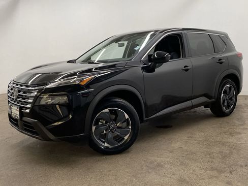 Used 2025 Nissan Rogue SV image 1