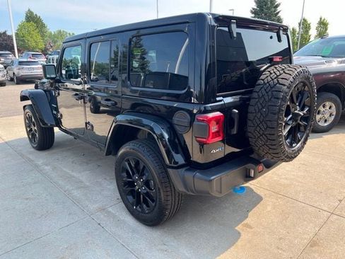 Used 2024 Jeep Wrangler Unlimited Sahara AWD/4WD image 4