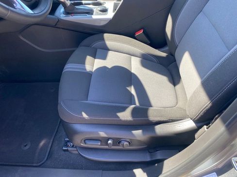 Used 2025 Chevrolet Blazer LT FWD image 25