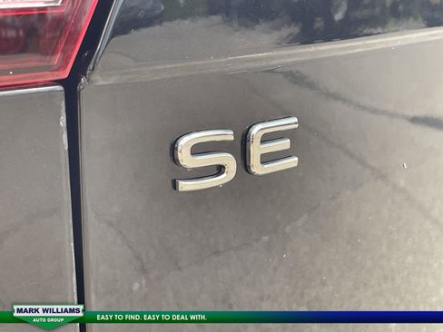 Used 2022 Volkswagen Tiguan SE R-Line image 12