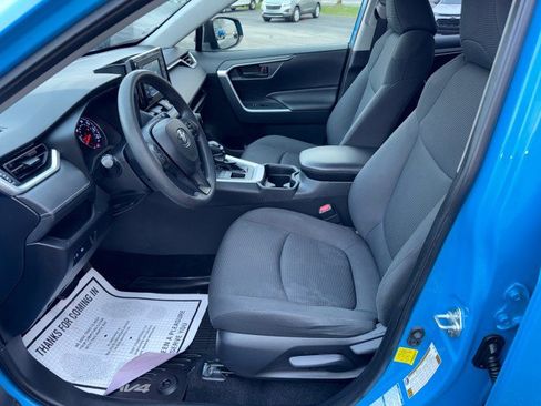 Used 2019 Toyota RAV4 LE w/ All Weather Liner Package image 15